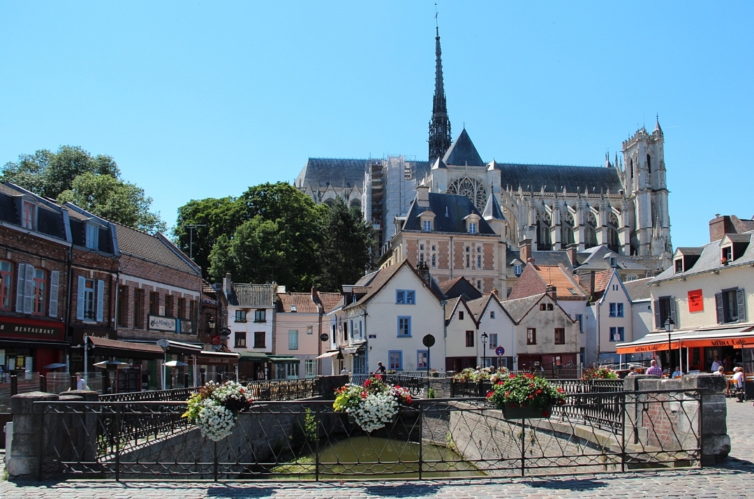 Foto: Place du Don-Cathedrale. Jean-Paul Grandmont